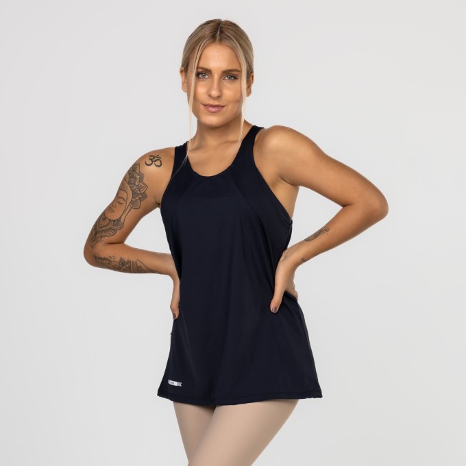 Camiseta Feminina Comprida Detalhe nas Costas em Poliamida