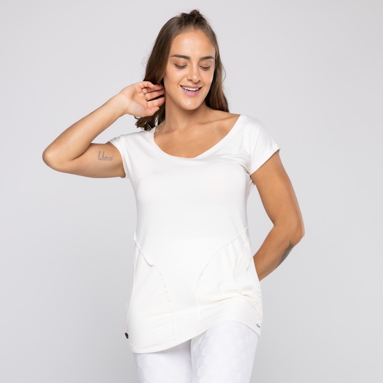 Blusa Feminina Manga Curta Tapa Bumbum com Bolso