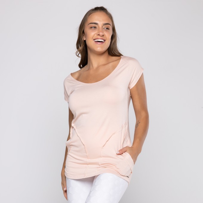Blusa Feminina Manga Curta Tapa Bumbum com Bolso