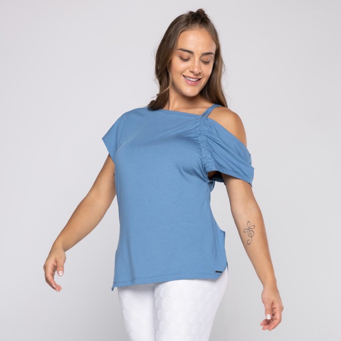Blusa Feminina Manga Curta Detalhe Ombro