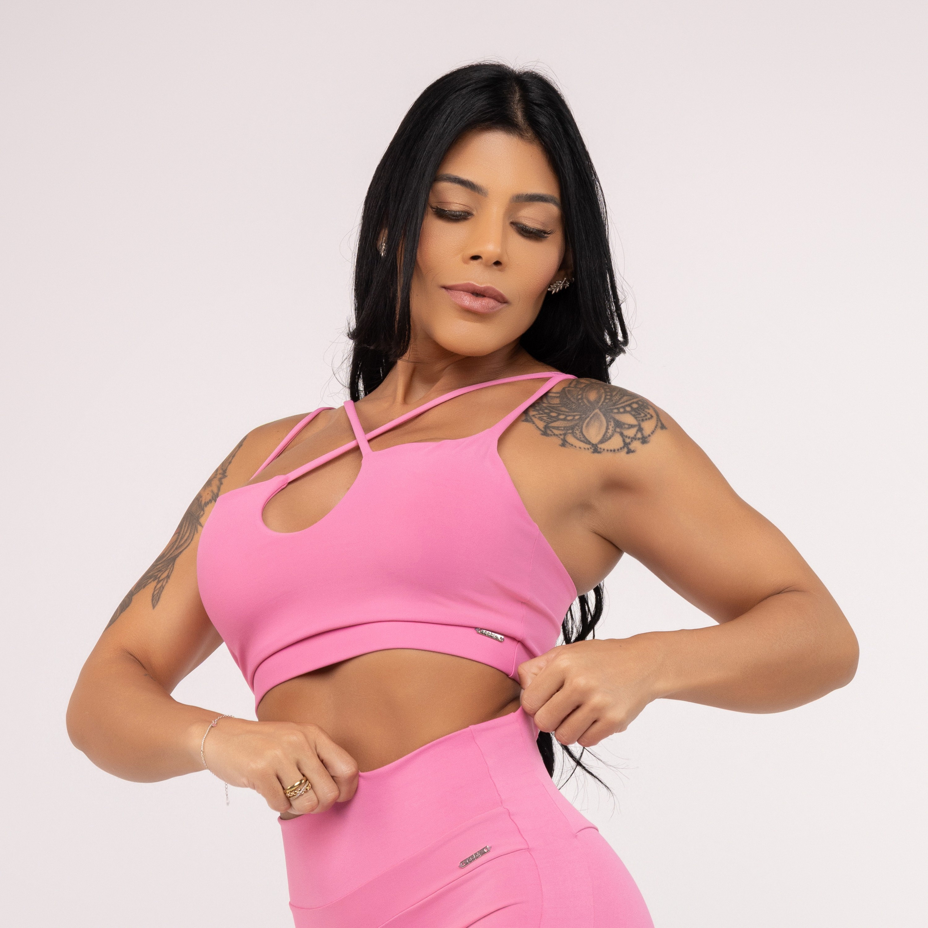 Top Fitness Feminino com Recorte Frontal e Alças Duplas Poliamida