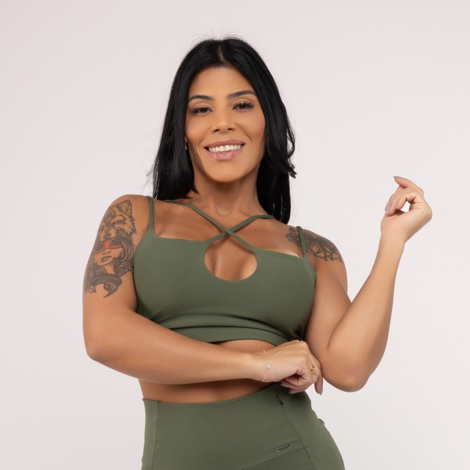 Top Fitness Feminino com Recorte Frontal e Alças Duplas Poliamida
