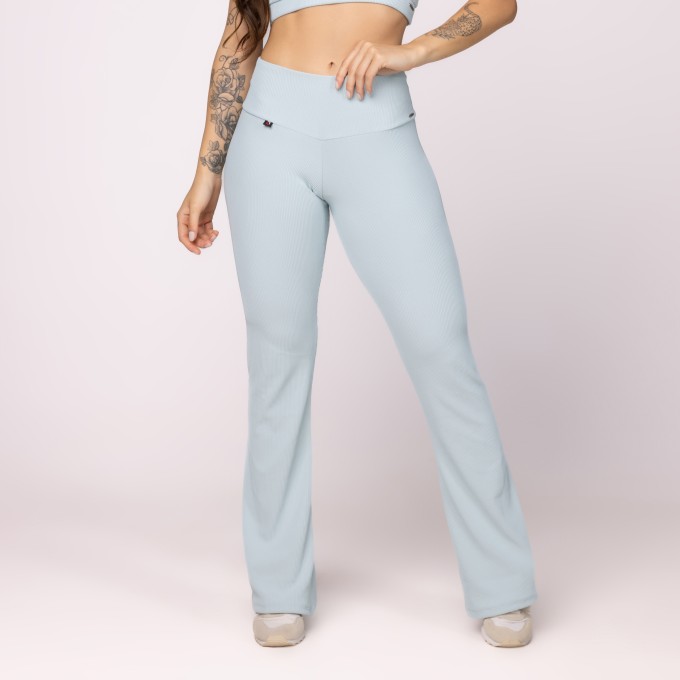 Calça Flare Textura Canelada Fitness Feminina