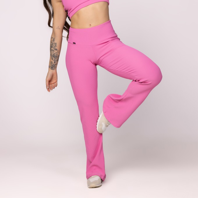 Calça Flare Textura Canelada Fitness Feminina