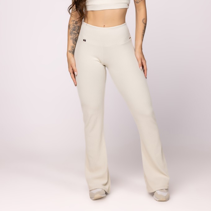 Calça Flare Textura Canelada Fitness Feminina