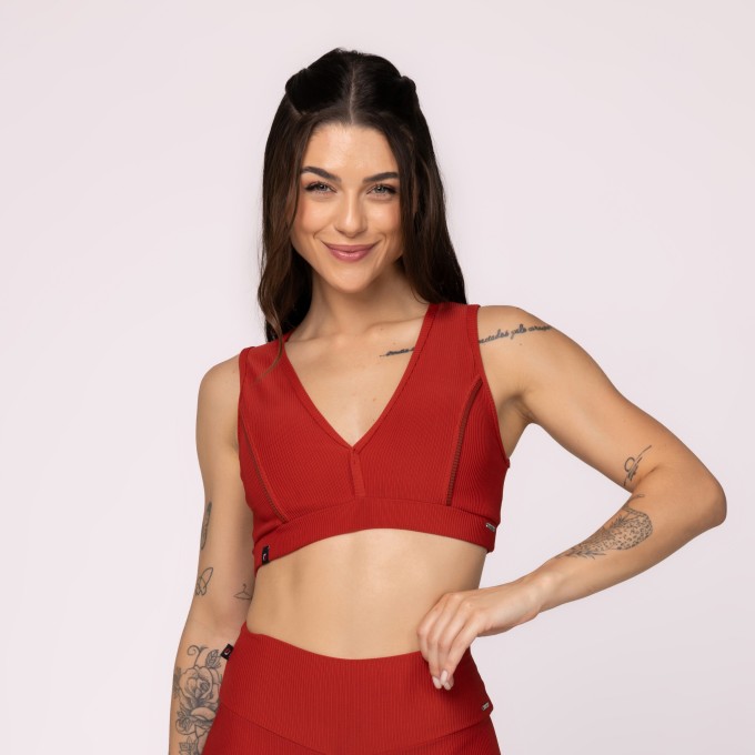 Top Fitness com Decote V e Recorte nas Costas em Poliamida