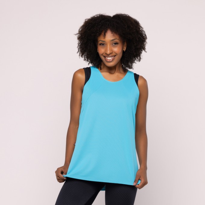 Camiseta Fitness Feminina Recorte Decote Nas Costas