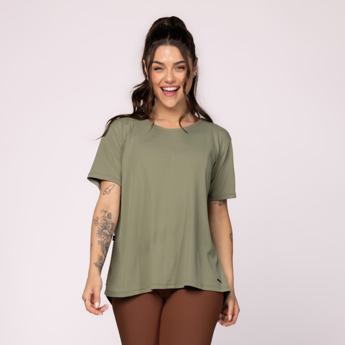 Blusa Fitness Feminina Tapa Bumbum Gola Redonda Manga Curta Over