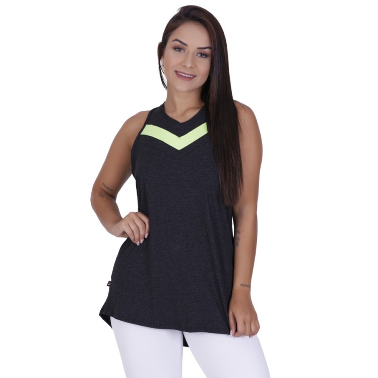 Camiseta regata feminina fitness recortes tapa bumbum